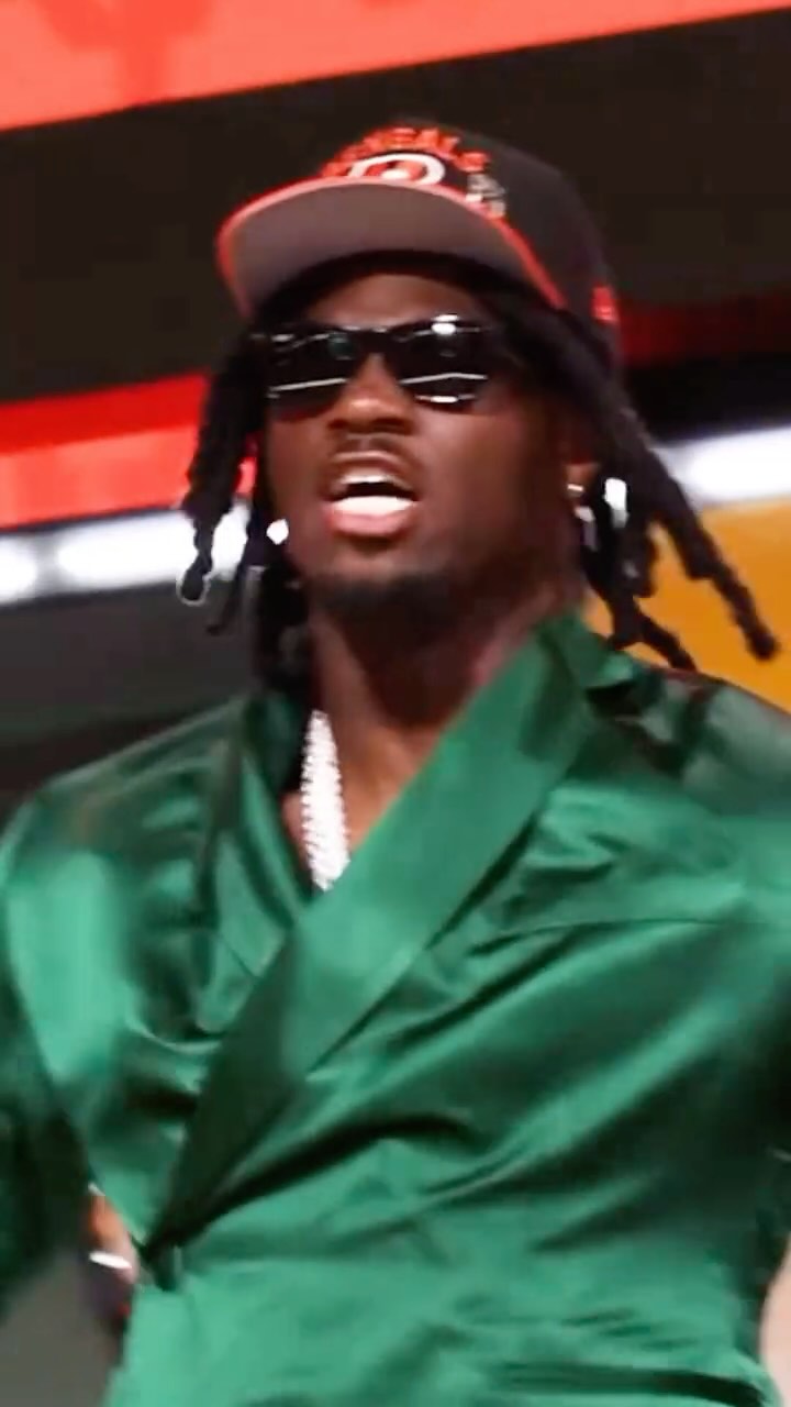 Cincinnati Bengals’ Latest Star Amarius Mims Dubbed ‘The Menace’ In NFL Draft Reveal Cincinnati Bengals' Latest Star Amarius Mims Dubbed 'The Menace' In NFL Draft Reveal