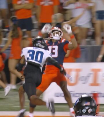 Denver Broncos Celebrate Pat Bryant's Clutch Plays With Illinois Throwback Highlight