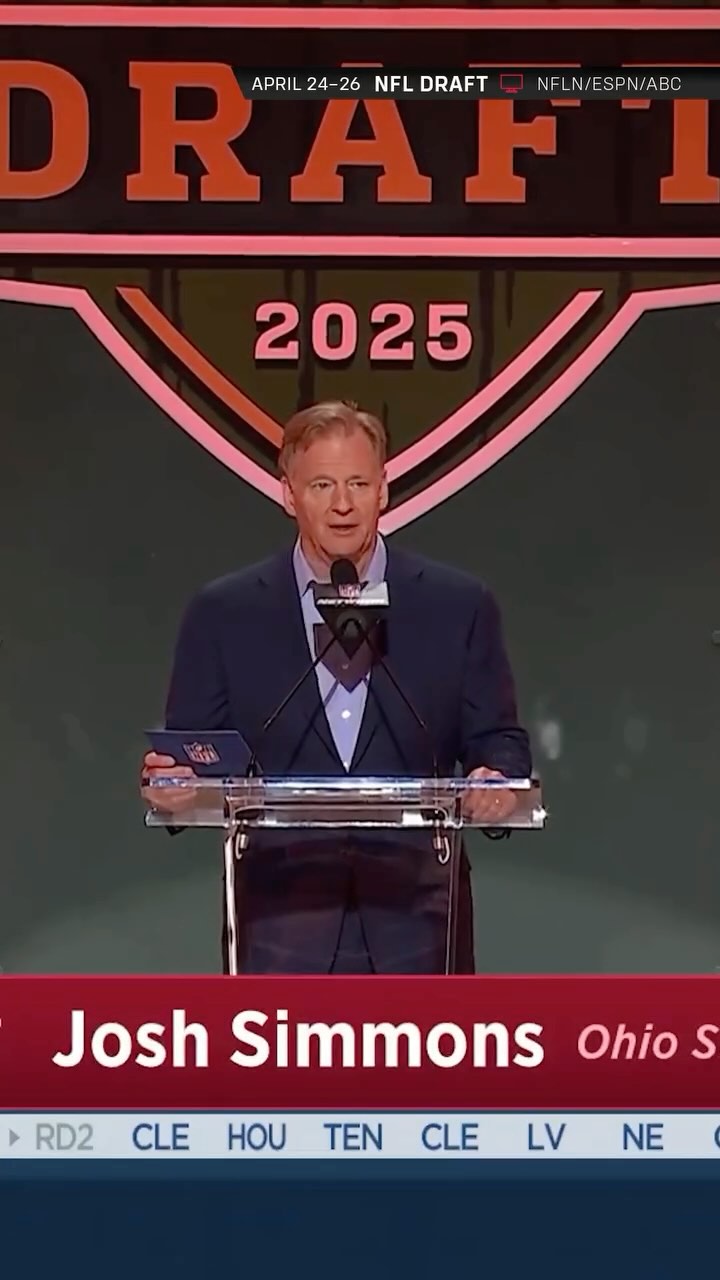 Reigning Super Bowl champions share intimate glimpse of their NFL Draft war room decision