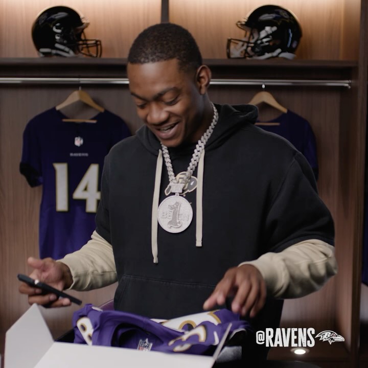 Baltimore Ravens Move Fans With Emotional Iconic Moment
