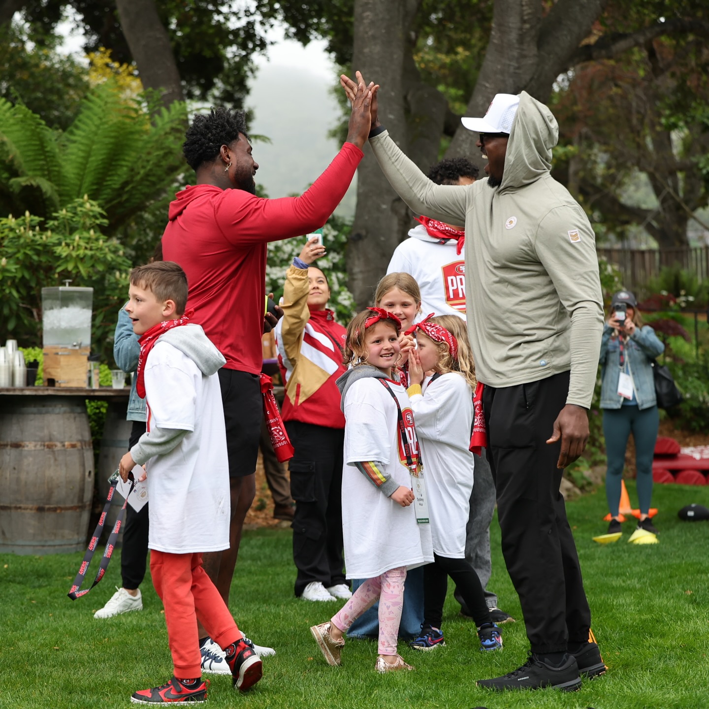 Bandana Blitz Energizes 49ers Prep Team