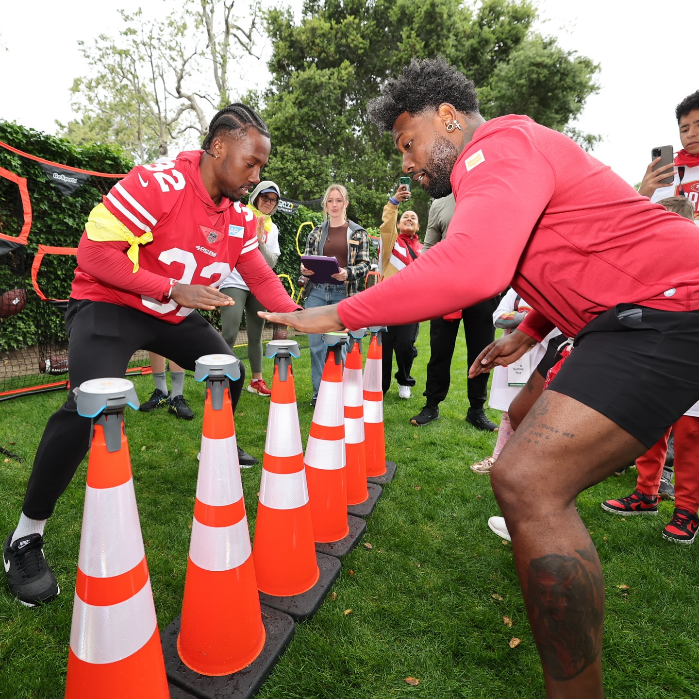 Bandana Blitz Energizes 49ers Prep Team