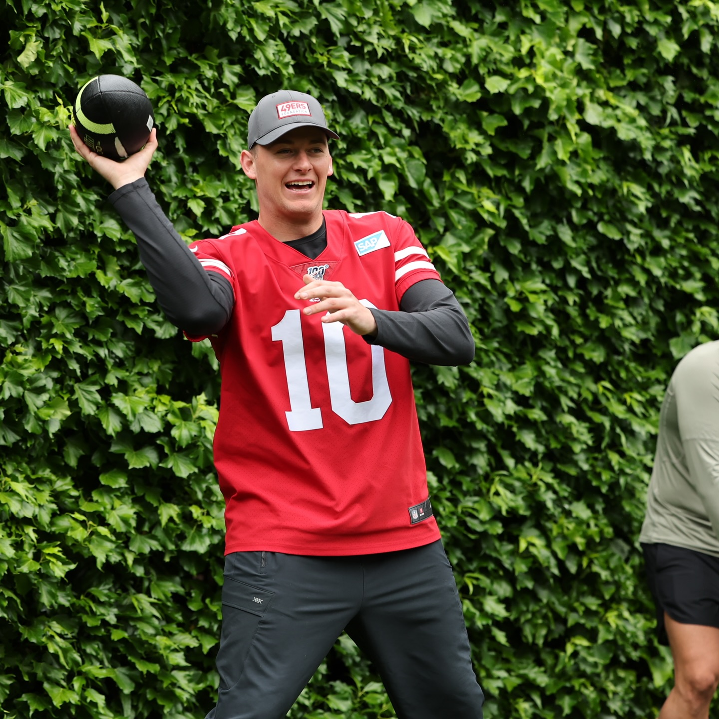Bandana Blitz Energizes 49ers Prep Team