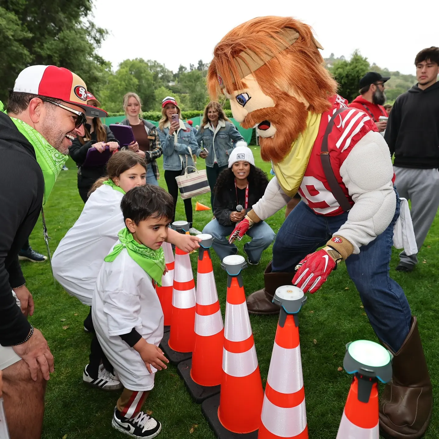 Bandana Blitz Energizes 49ers Prep Team