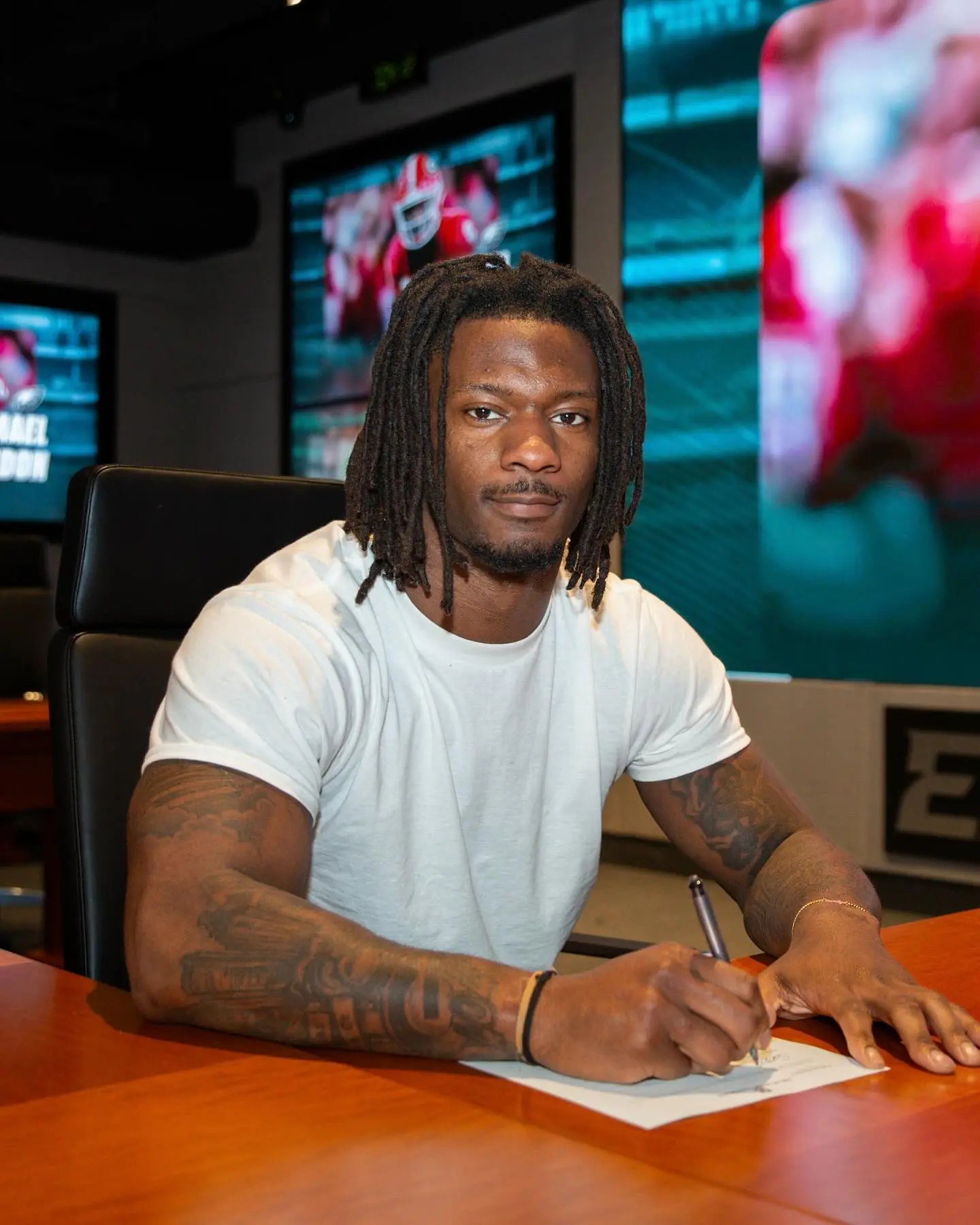 Eagles Sign Four 2025 Draft Picks Eagles add future stars in a signing for 2025, reinforcing roster depth for years ahead!!.