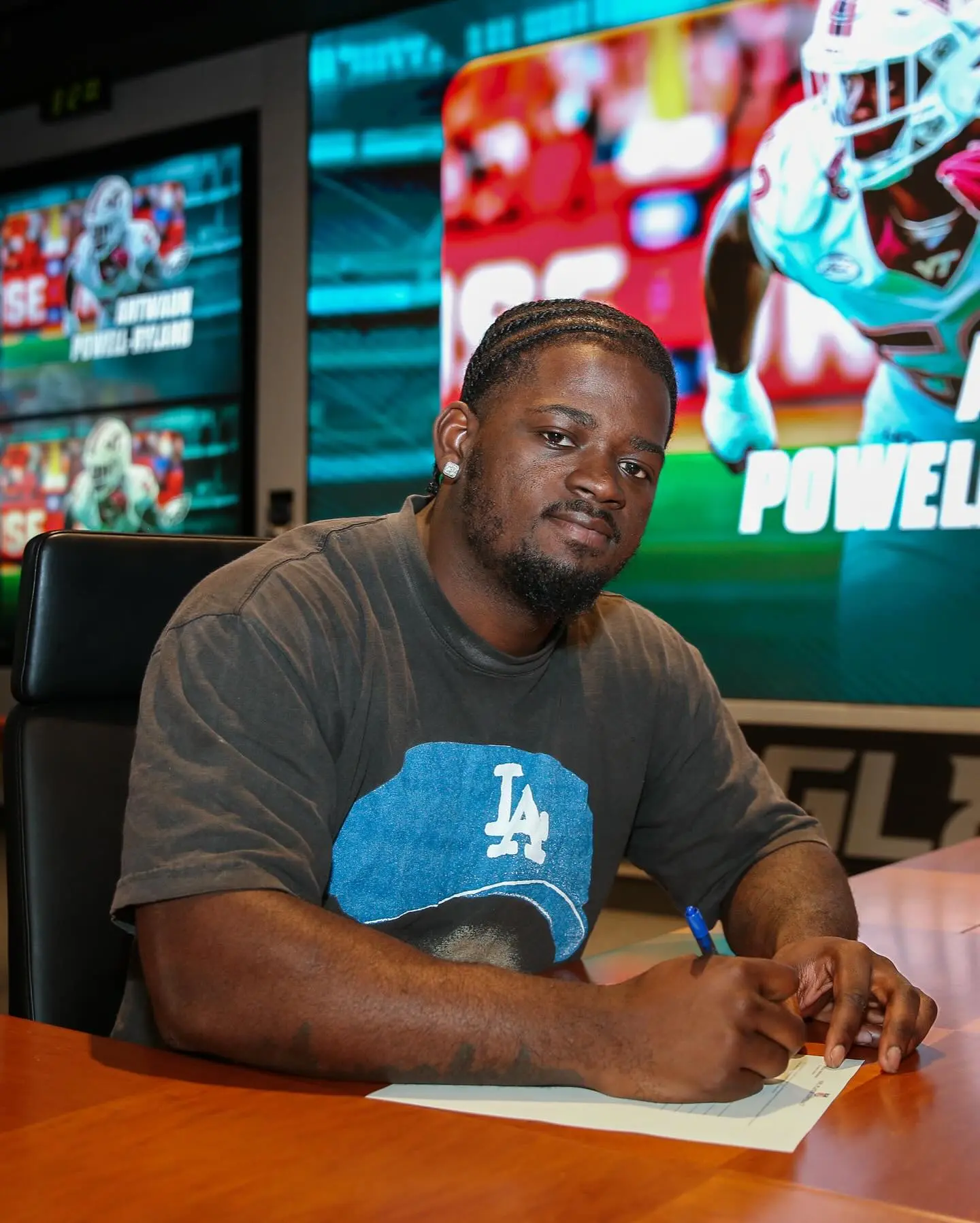 Eagles Sign Four 2025 Draft Picks