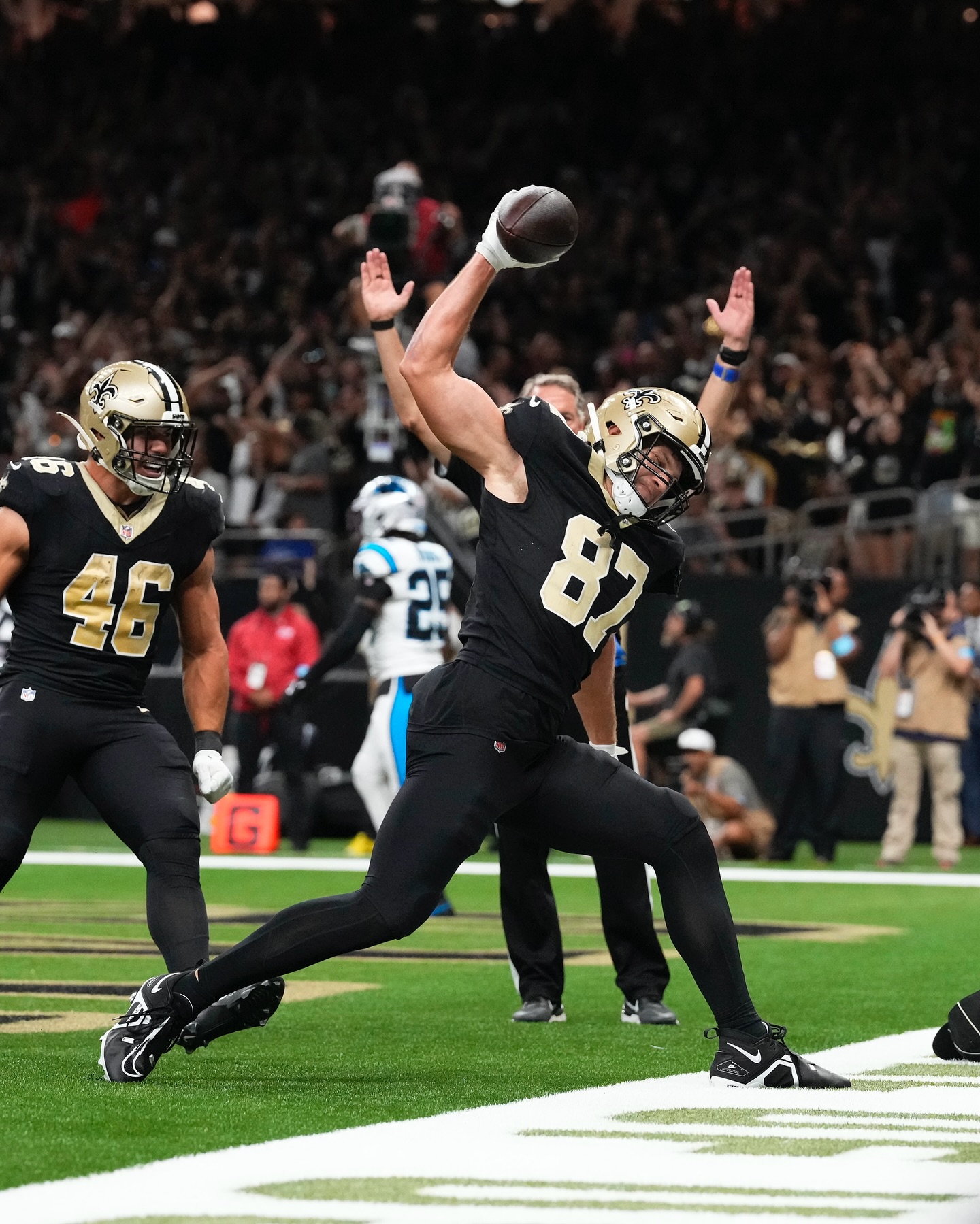 Foster Shines as Hometown Hero for New Orleans Saints