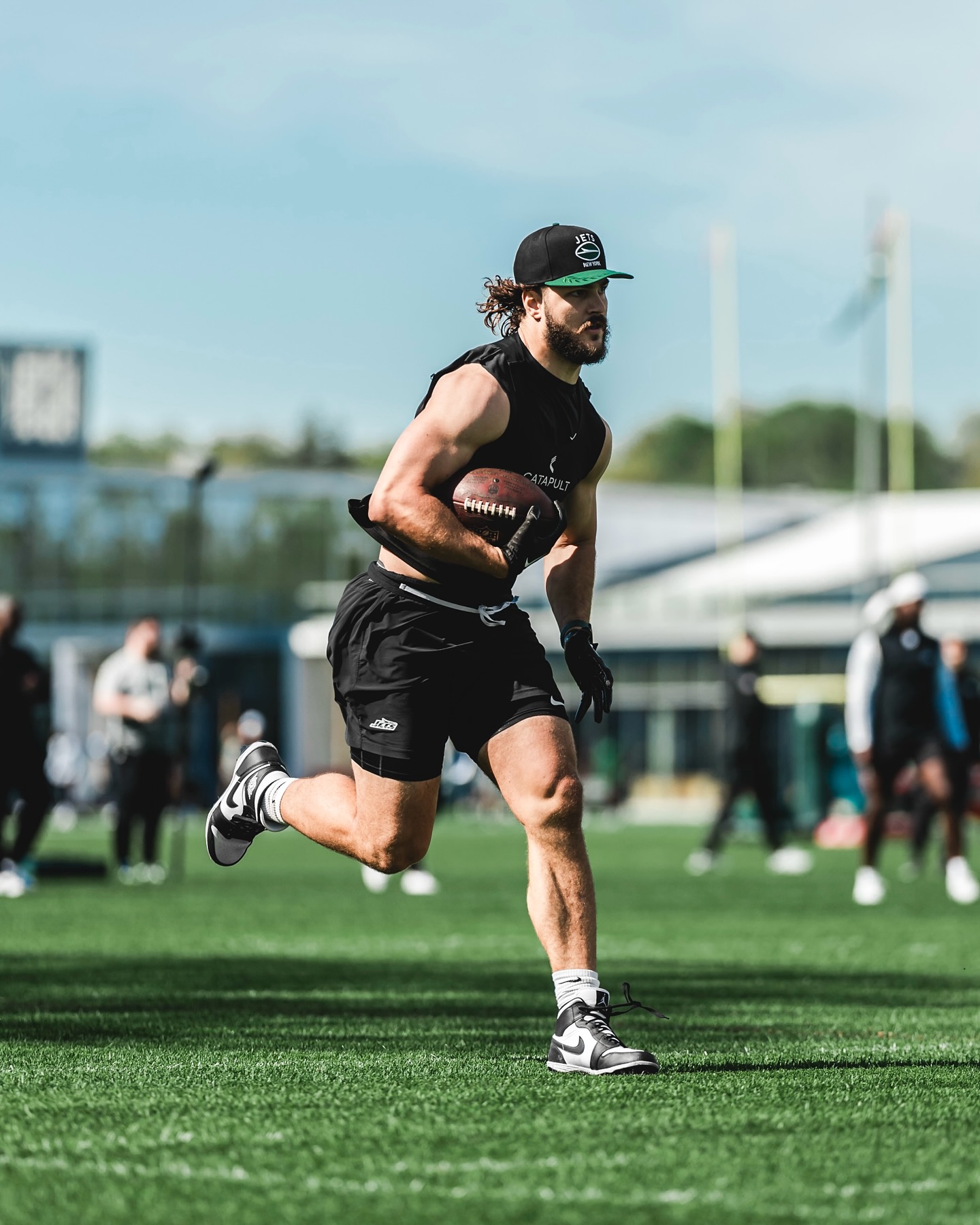 Jets Return To The Outdoors