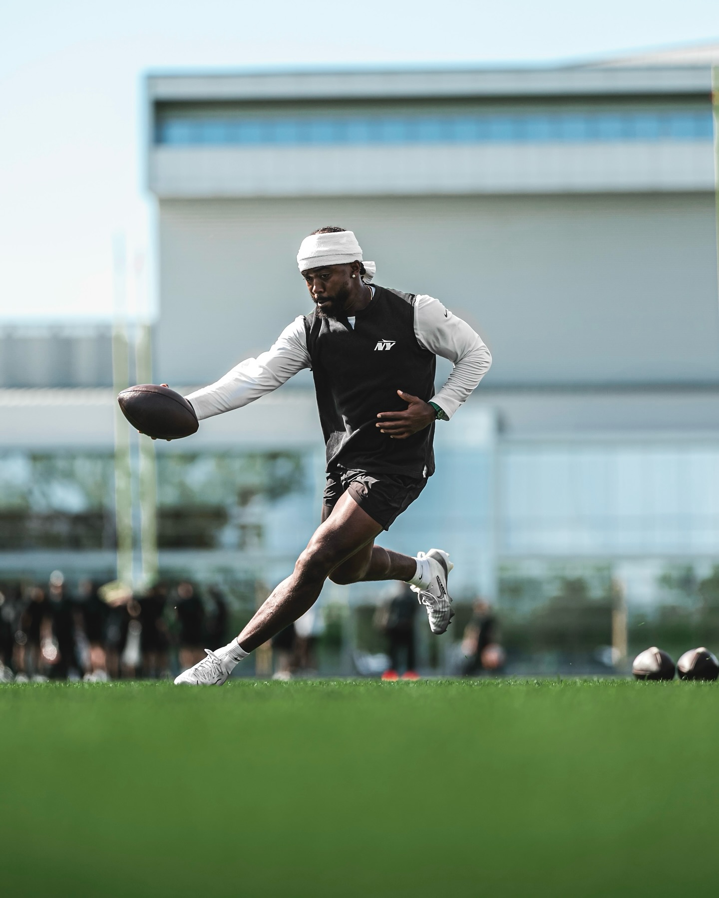 Jets Return To The Outdoors