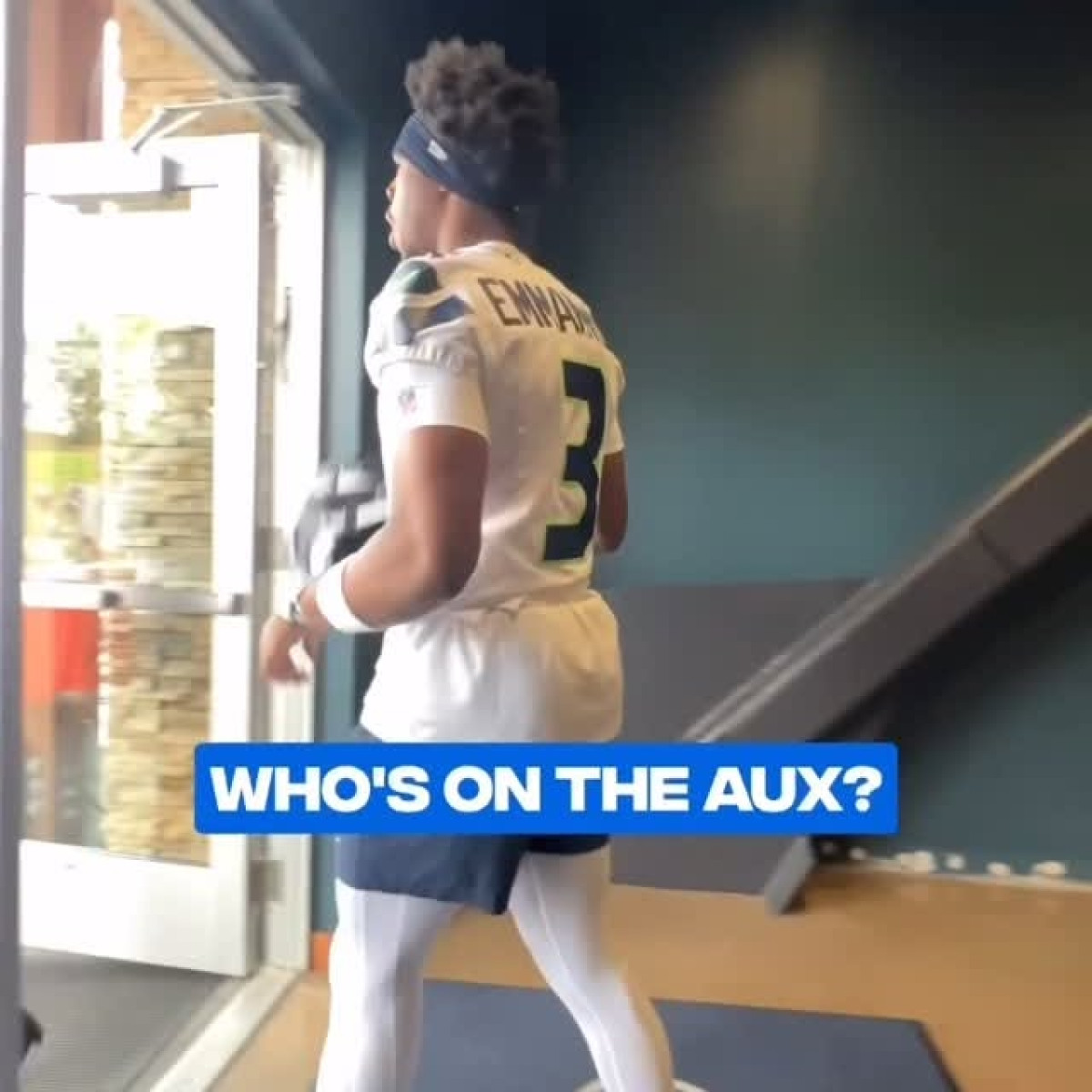 Dynamic photo by @eman7nick encapsulates the energy and style of the Seattle Seahawks.!!?!