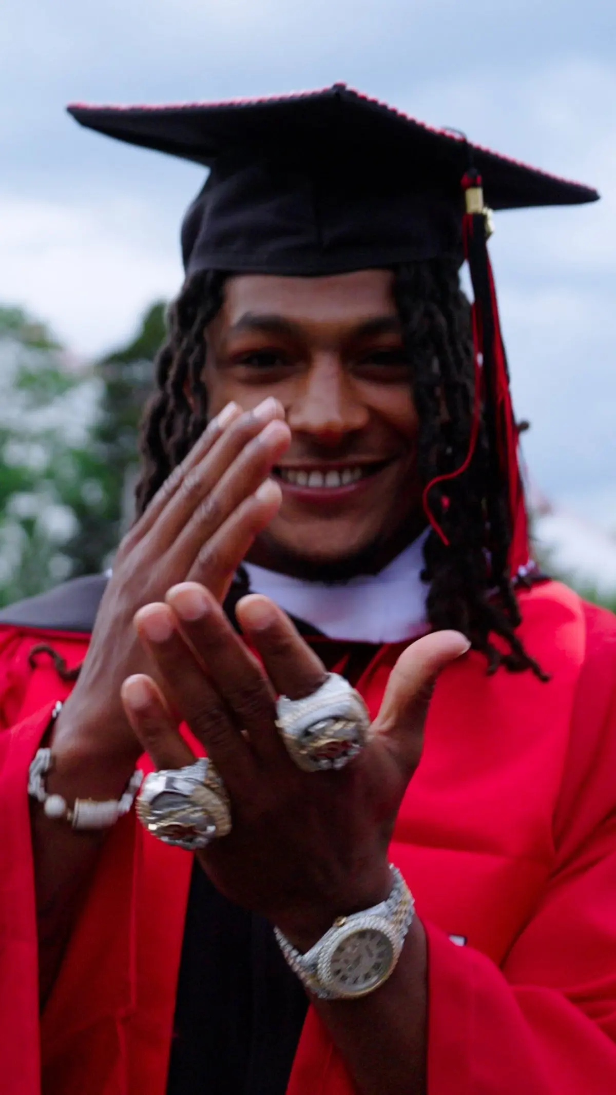 Super Bowl Rings Highlight Unique College Graduation Kansas City Chiefs star marks academic milestone with two championship rings displayed now